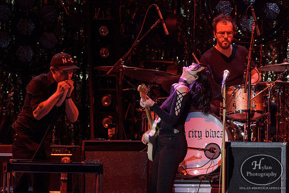 AubrieSellers-HylanPhotography-SantanderArena-CatCountry-190444.jpg