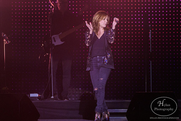 MartinaMcBride-HylanPhotography-SandsEventCenter-CatCountry-210111.jpg