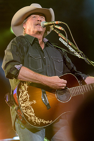 AlanJackson-HylanPhotography-MoheganPa-CatCountry96-3.jpg
