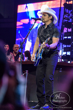 BradPaisley-HylanPhotography-MoheganSunArena-CatCountry-211958.jpg