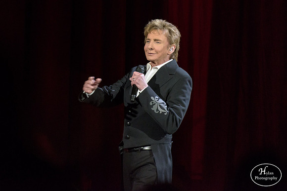 BarryManilow-HylanPhotography-MoheganSunArena-WLEV-202744.jpg