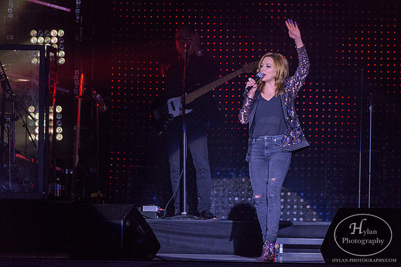 MartinaMcBride-HylanPhotography-SandsEventCenter-CatCountry-2-8.jpg