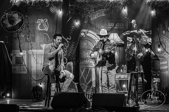 JakeOwen-HylanPhotography-FMKirby-CatCountry96-210307.jpg