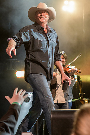 AlanJackson-HylanPhotography-MoheganPa-CatCountry96-204353.jpg