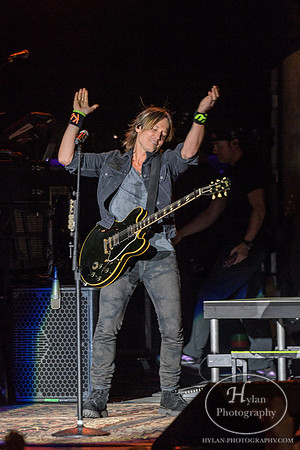 KeithUrban-HylanPhotography-AllentownFair17-CatCountry96-201843.jpg