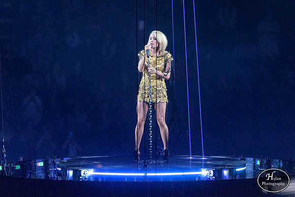 CarrieUnderwood-HylanPhotography-PPLCenter-CatCountry-204554.jpg