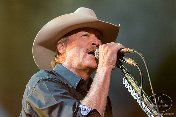 AlanJackson-HylanPhotography-MoheganPa-CatCountry96-204413.jpg