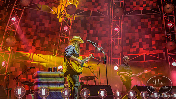 ChrisStapleton-HylanPhotography-PPLCenter-CatCountry96-2-3.jpg