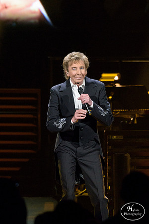 BarryManilow-HylanPhotography-MoheganSunArena-WLEV-02-2.jpg