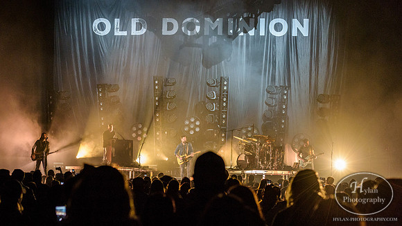 OldDominion-HylanPhotography-SantanderArena-CatCountry-193348.jpg