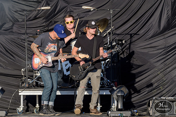 TuckerBeatHard-HylanPhotography-Musikfest2016-CatCountry-02-2.jpg