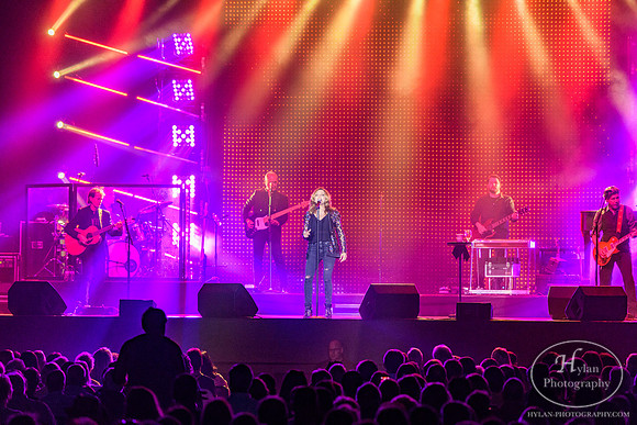 MartinaMcBride-HylanPhotography-SandsEventCenter-CatCountry-4.jpg