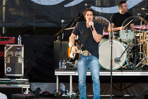 Joe-Nichols-Hylan-Allentown-Fair-2014-4.jpg