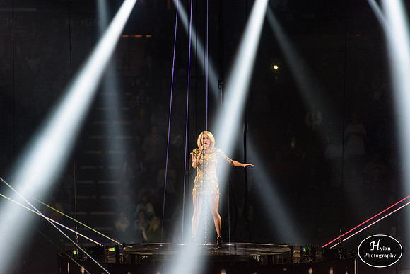 CarrieUnderwood-HylanPhotography-PPLCenter-CatCountry-01-5.jpg