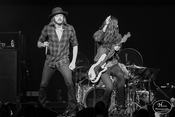 AThousandHorses-HylanPhotography-PPLCenter-CatCountry-193140.jpg