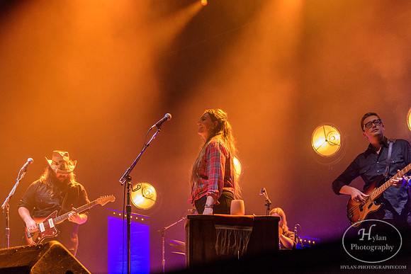 ChrisStapleton-HylanPhotography-AllentownFair2016-CatCountry-01-2.jpg