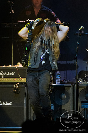 GenerationAxe-HylanPhotography-SandsEventCenter-3-3.jpg