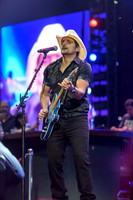 BradPaisley-HylanPhotography-MoheganSunArena-CatCountry-02-2.jpg