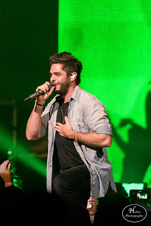 ThomasRhett-HylanPhotography-PPLCenter-CatCountry-01-4.jpg