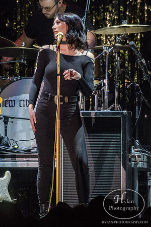 AubrieSellers-HylanPhotography-SantanderArena-CatCountry-01-5.jpg