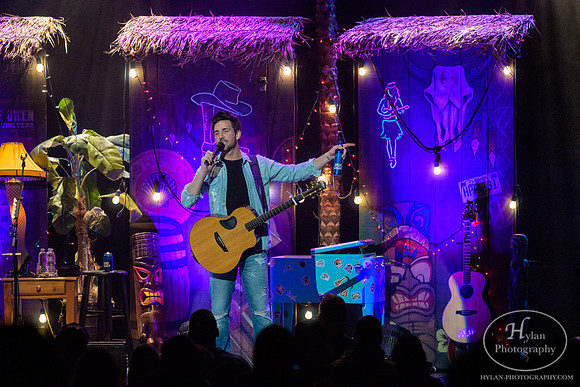 JakeOwen-HylanPhotography-FMKirby-CatCountry96-2-6.jpg