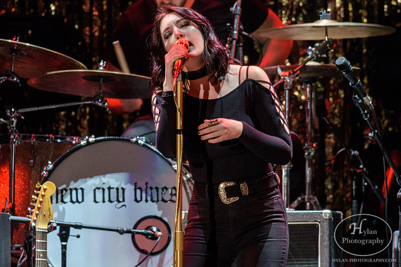 AubrieSellers-HylanPhotography-SantanderArena-CatCountry-190758.jpg