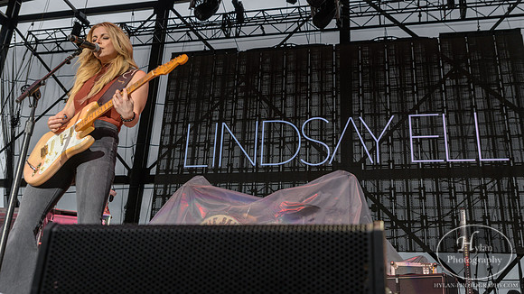 LindsayEll-HylanPhotography-AllentownFair-CatCountry96-5.jpg