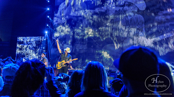 BradPaisley-HylanPhotography-MoheganSunArena-CatCountry-212450.jpg