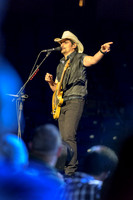 BradPaisley-HylanPhotography-MoheganSunArena-CatCountry-212126.jpg