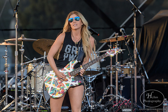 LindsayEll-HylanPhotography-AllentownFair17-CatCountry96-2-8.jpg