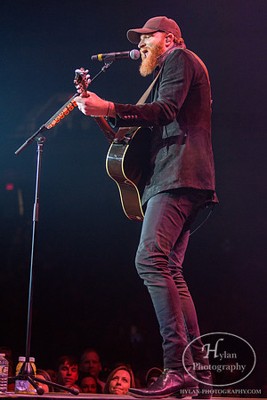 EricPaslay-HylanPhotography-MoheganPa-CatCountry96-2.jpg