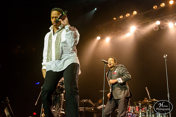 TheJacksons-HylanPhotography-SandsBethlehemEventCenter-WLEV-01-4.jpg