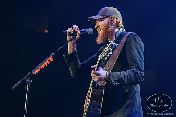 EricPaslay-HylanPhotography-MoheganPa-CatCountry96-2-3.jpg