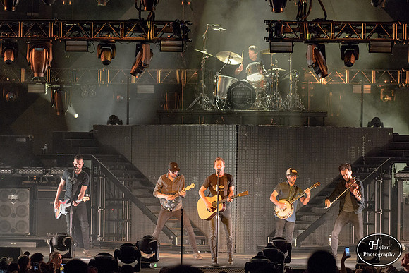 DierksBentley-HylanPhotography-PavilionAtMontage-CatCountry-213630.jpg