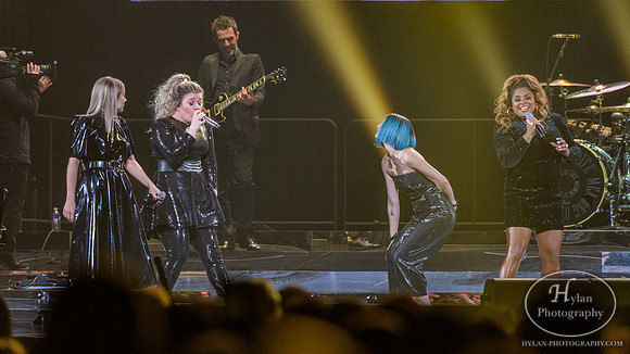 KellyClarkson-HylanPhotography-PPLCenter-WLEV-205855.jpg