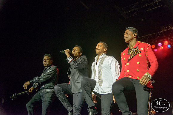 TheJacksons-HylanPhotography-SandsBethlehemEventCenter-WLEV-230758.jpg