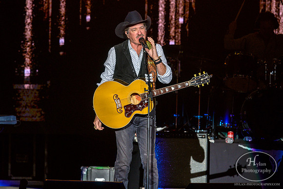 Brooks&Dunn-HylanPhotography-AllentownFair2019-WLEV-203522.jpg