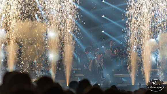 ShaniaTwain-HylanPhotography-PPLCenter-CatCountry-WLEV-205318.jpg