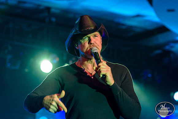 TraceAdkins-HylanPhotography-MoheganSunPocono-CatCountry-211730.jpg