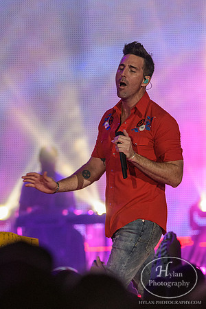 JakeOwen-HylanPhotography-MoheganSunArenaPa-CatCountry-4.jpg
