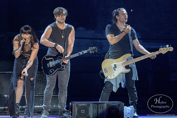 TheBandPerry-HylanPhotography-Musikfest2017-CatCountry-2-4.jpg
