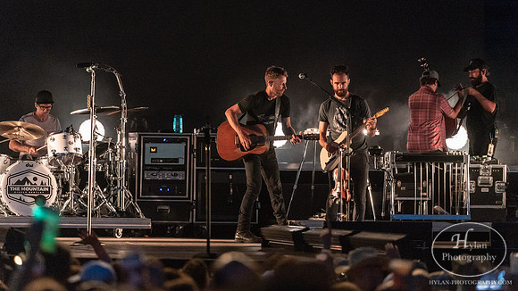 DierksBentley-HylanPhotography-Musikfest2018-CatCountry-203857.jpg