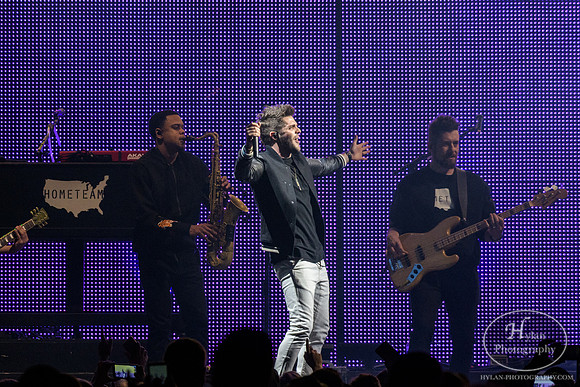 ThomasRhett-HylanPhotography-MoheganSunArenaPa-CatCountry-01-6.jpg