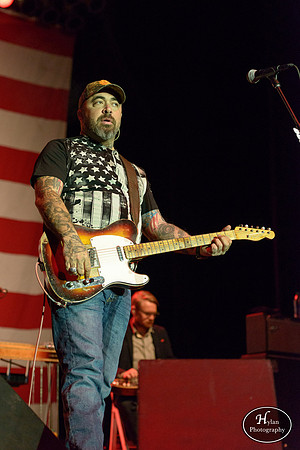 AaronLewis-HylanPhotography-SandsBethlehemEventCenter-CatCountry-211938.jpg