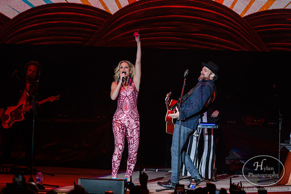 Sugarland-HylanPhotography-AllentownFair-CatCountry96-2-9.jpg