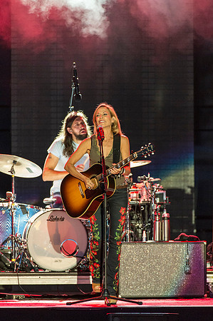 Sheryl-Crow-Hylan-Musikfest-2014-2.jpg