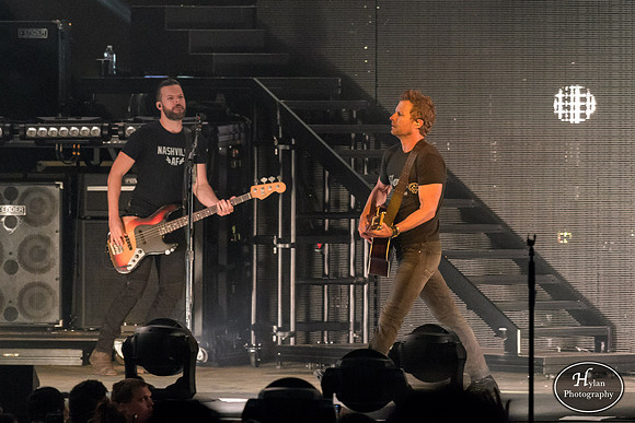 DierksBentley-HylanPhotography-PavilionAtMontage-CatCountry-01-3.jpg