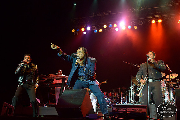 TheCommodores-HylanPhotography-SandsBethlehemEventCenter-WLEV-01-6.jpg