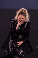 KellyClarkson-HylanPhotography-PPLCenter-WLEV-4-2.jpg