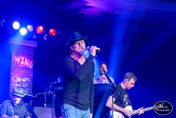 TraceAdkins-HylanPhotography-MoheganSunPocono-CatCountry-211404.jpg